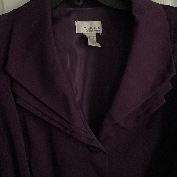 Gorgeous two piece skirt suit - Picture 3 of 7